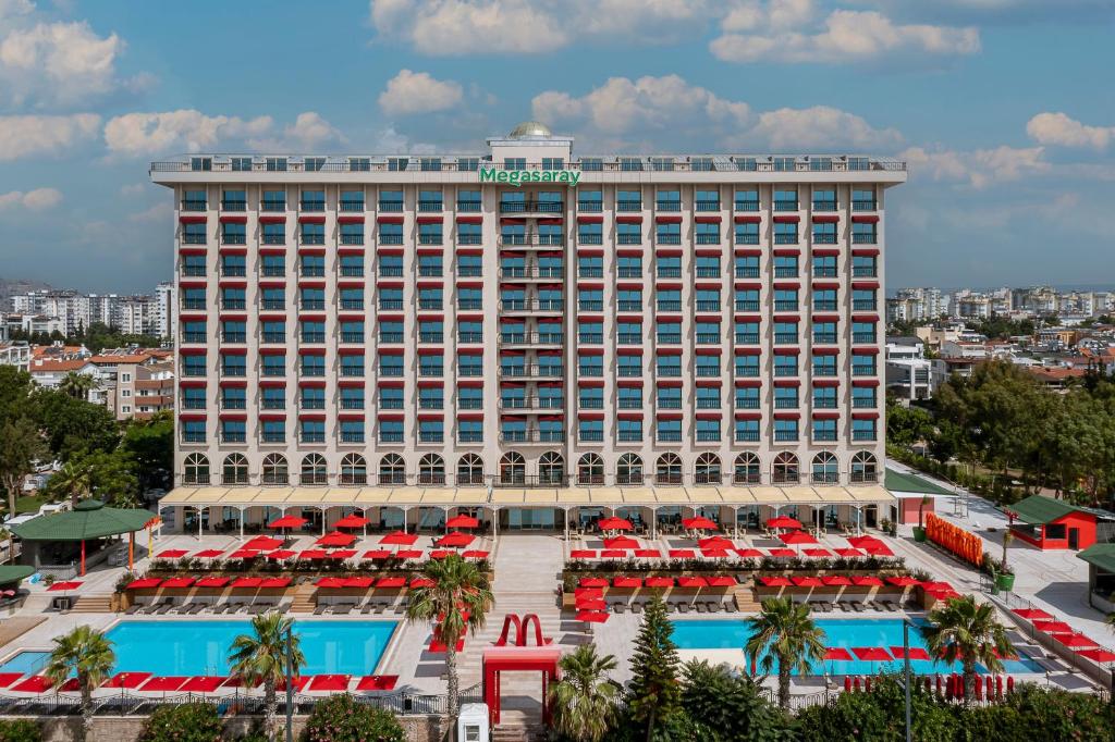 هتل مگاسارا وست بیچ Megasaray WestBeach Antalya